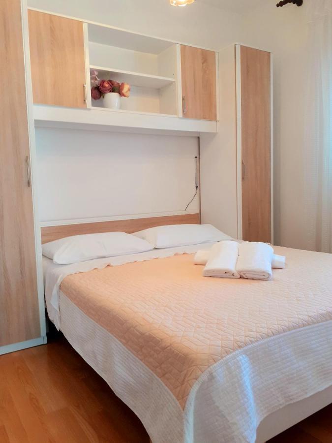 Open Sea Apartmani Grebaštica エクステリア 写真